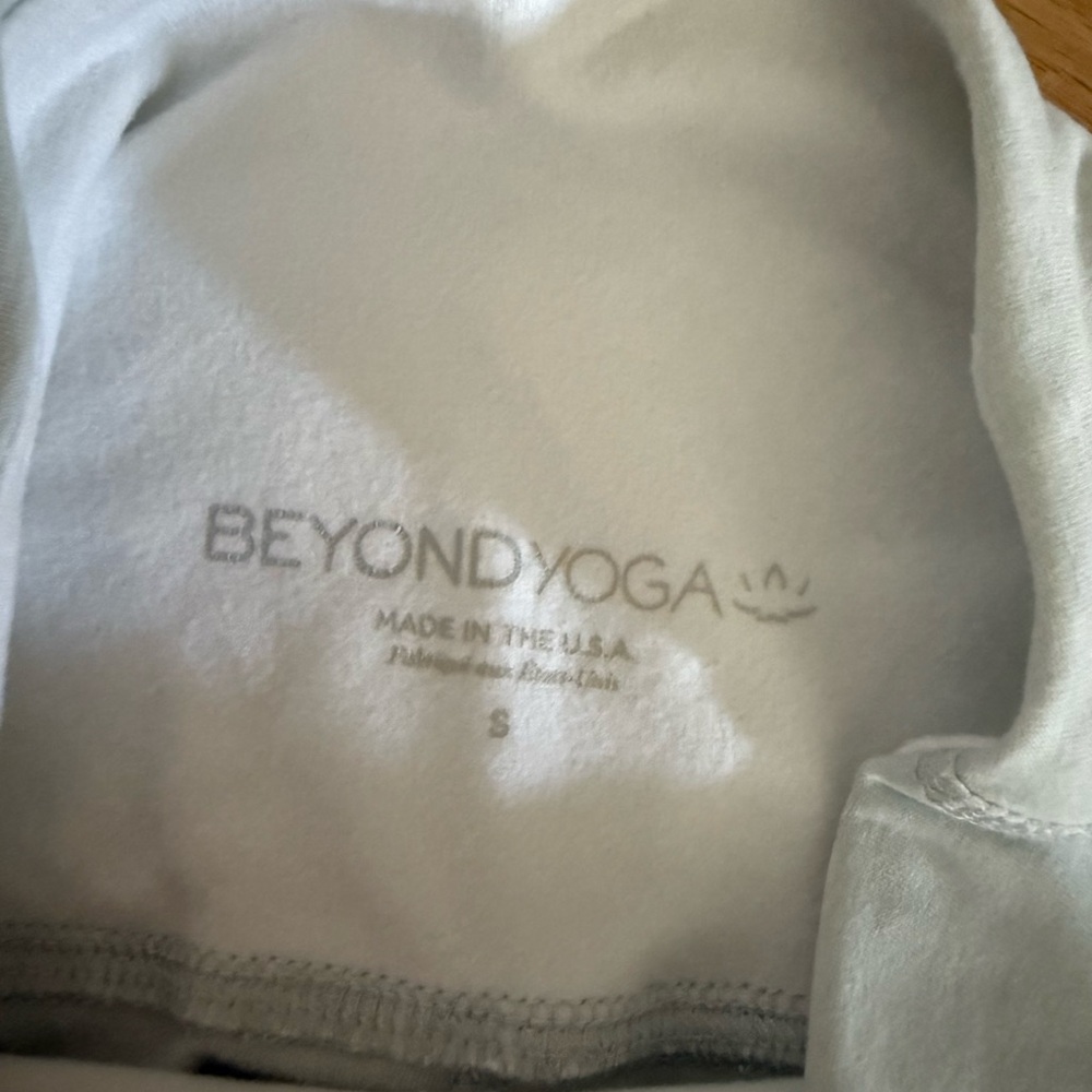 Beyond Yoga Mint High-Rise Seamless Leggings - Picture 3 of 4